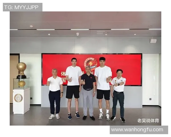 任骏飞领衔球队奋战新赛季展现篮球才华与团队精神的双重魅力